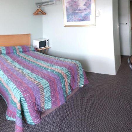 Chimo Motel Cochrane Extérieur photo