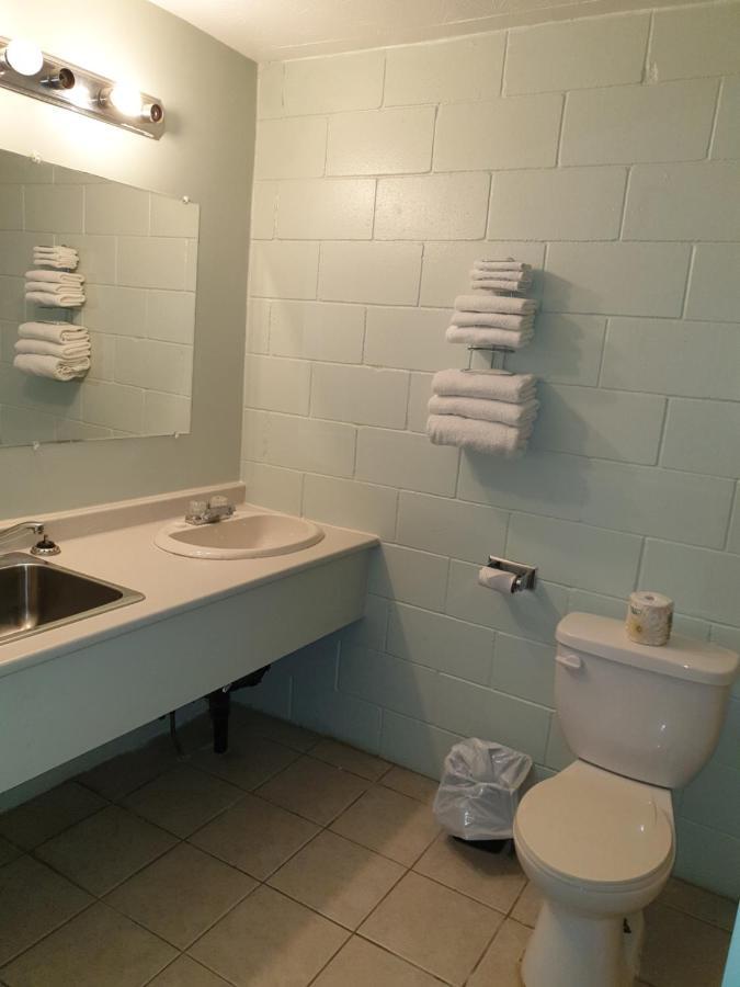 Chimo Motel Cochrane Extérieur photo
