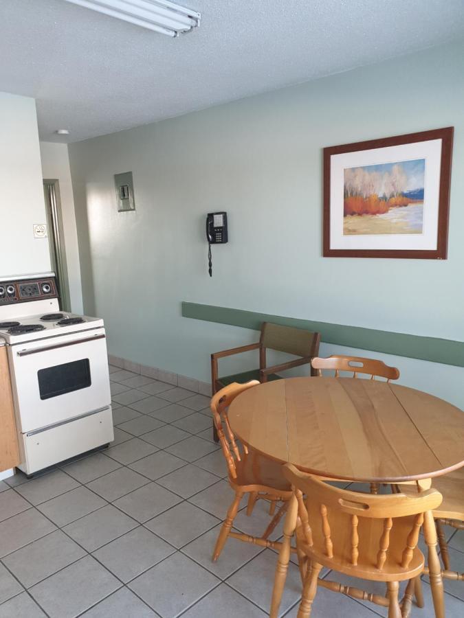 Chimo Motel Cochrane Extérieur photo