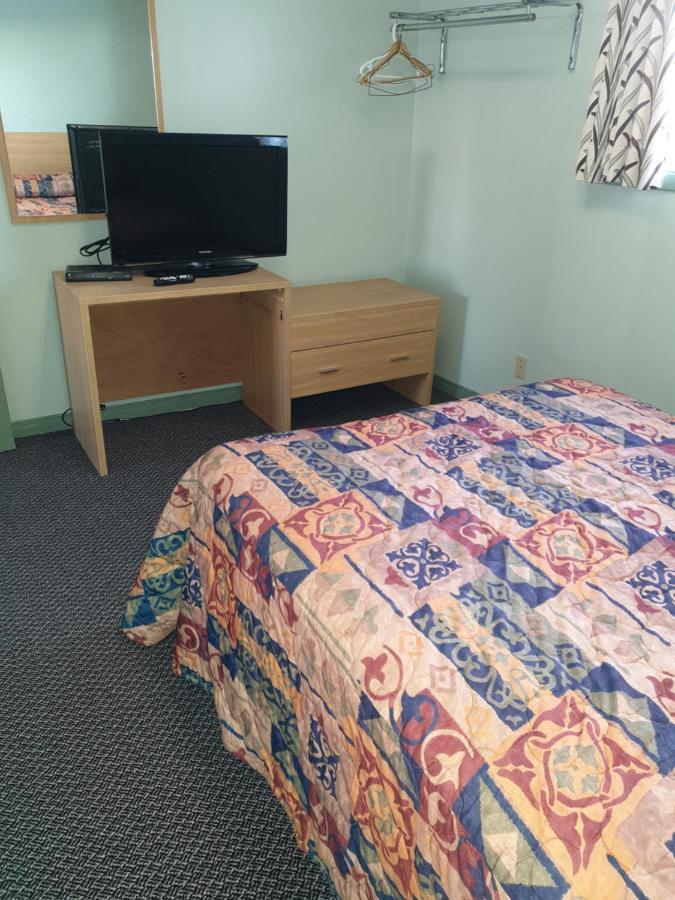 Chimo Motel Cochrane Extérieur photo