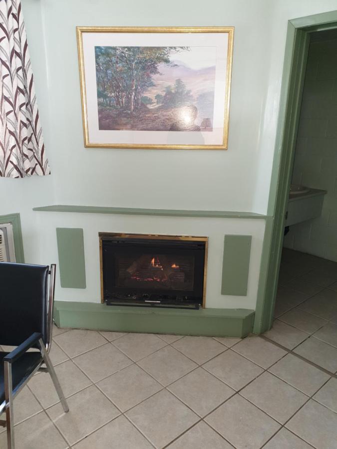 Chimo Motel Cochrane Extérieur photo