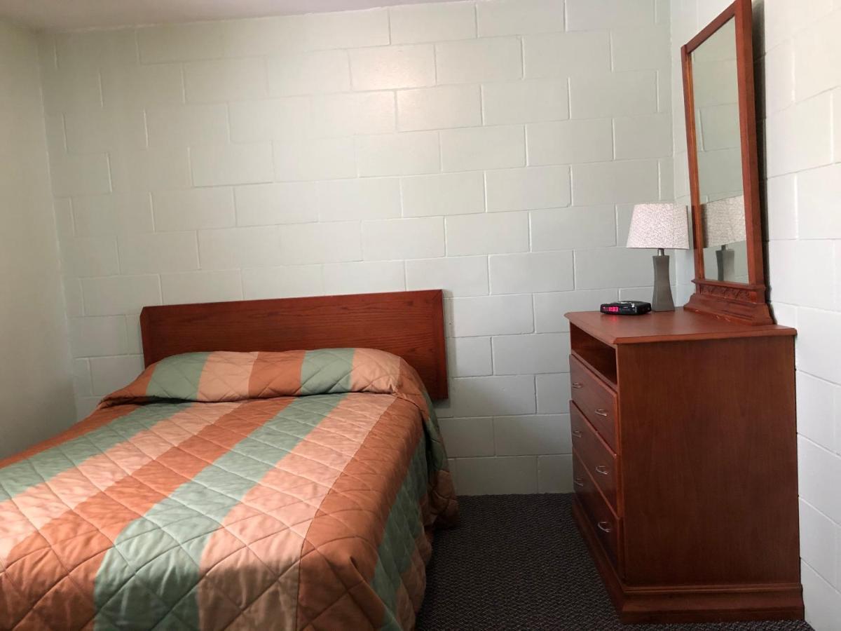 Chimo Motel Cochrane Extérieur photo