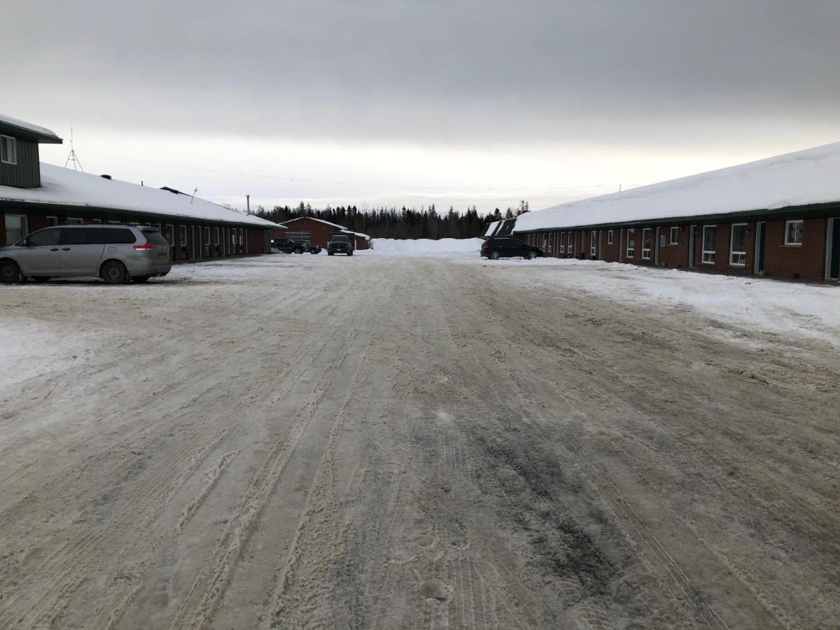 Chimo Motel Cochrane Extérieur photo