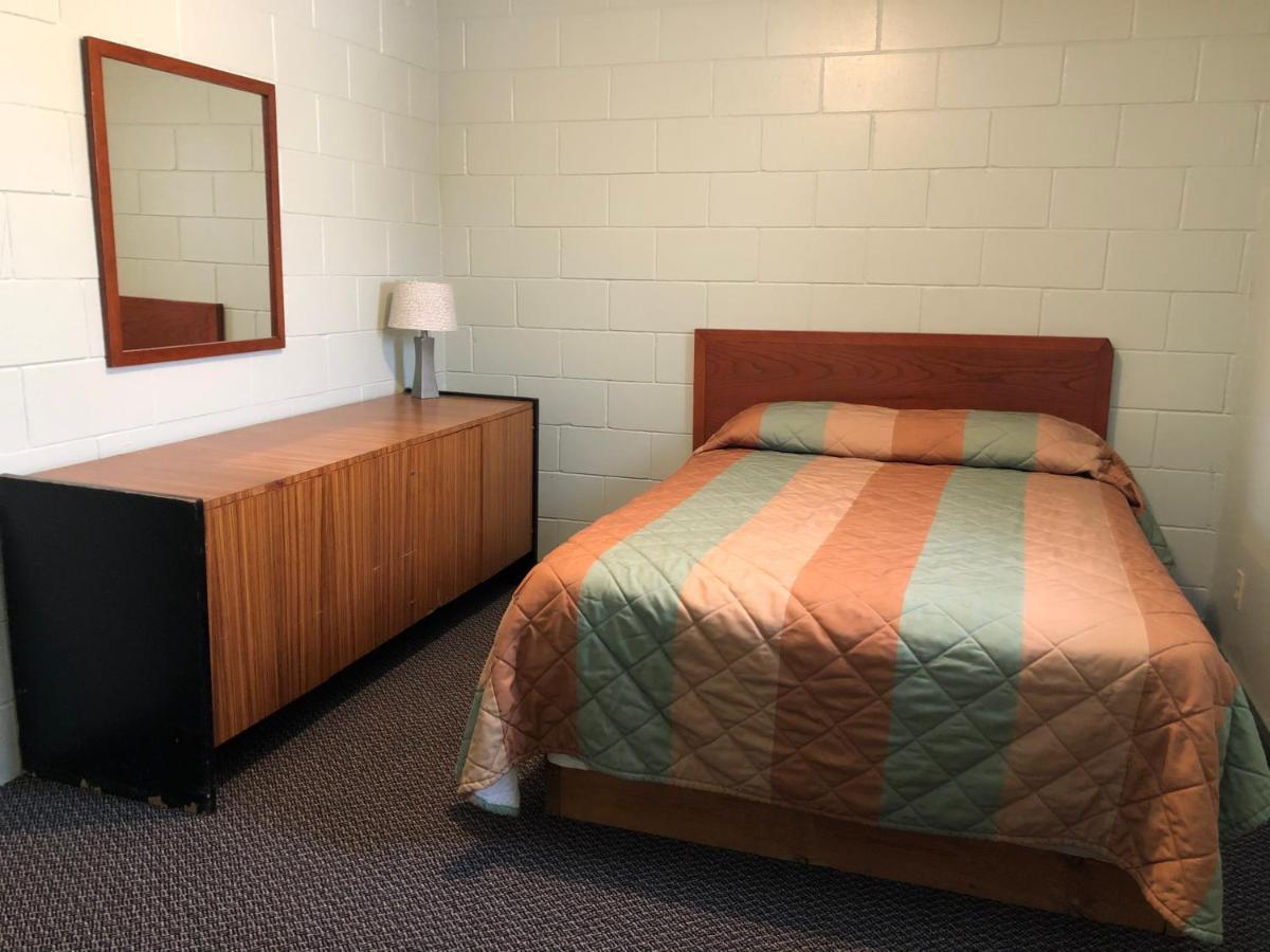 Chimo Motel Cochrane Extérieur photo