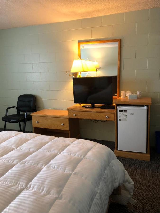 Chimo Motel Cochrane Extérieur photo
