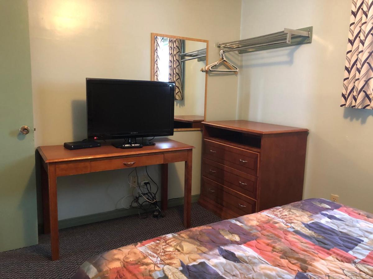 Chimo Motel Cochrane Extérieur photo