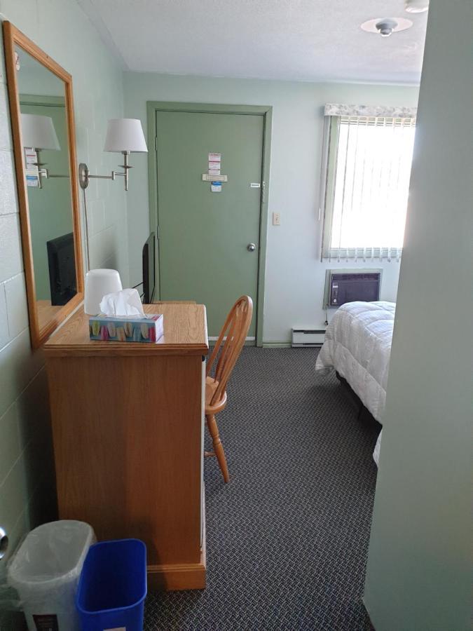 Chimo Motel Cochrane Extérieur photo